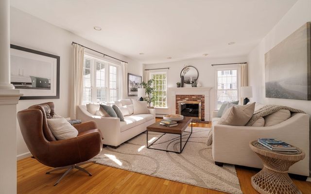 12 Sawmill Rd, Walpole, MA 02081