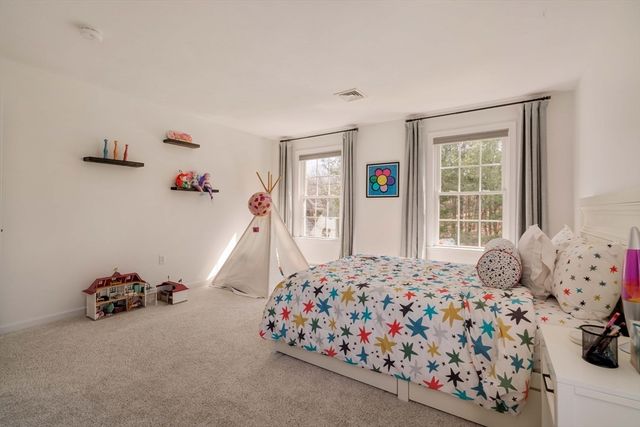 12 Sawmill Rd, Walpole, MA 02081