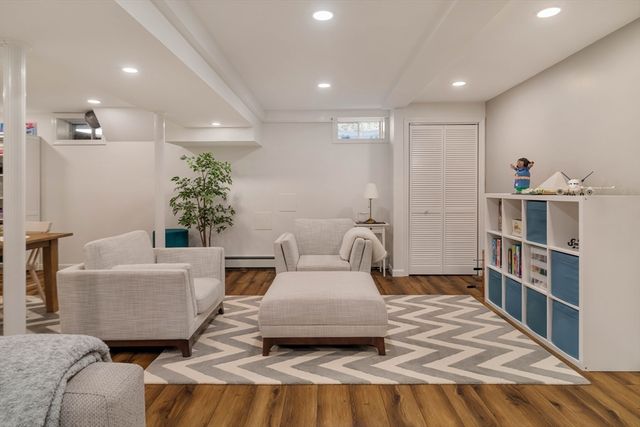 12 Sawmill Rd, Walpole, MA 02081