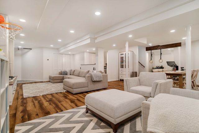 12 Sawmill Rd, Walpole, MA 02081