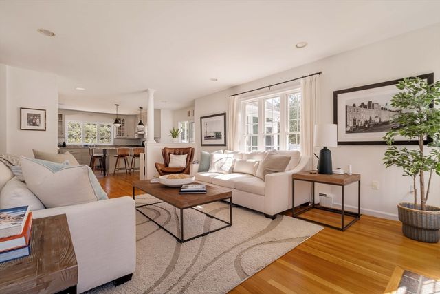 12 Sawmill Rd, Walpole, MA 02081