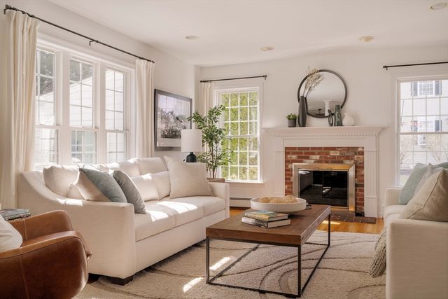 12 Sawmill Rd, Walpole, MA 02081