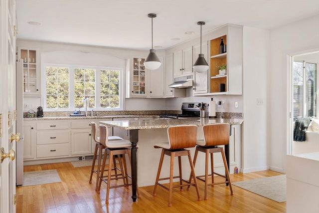 12 Sawmill Rd, Walpole, MA 02081