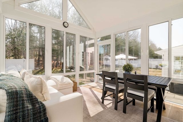 12 Sawmill Rd, Walpole, MA 02081