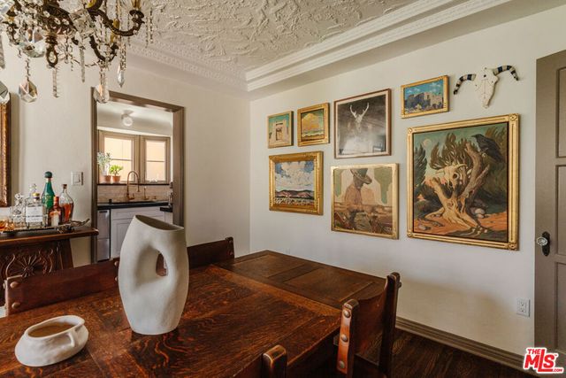 3975 Sutro Avenue, Los Angeles, CA 90008