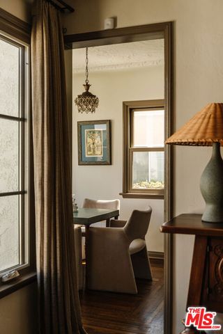 3975 Sutro Avenue, Los Angeles, CA 90008