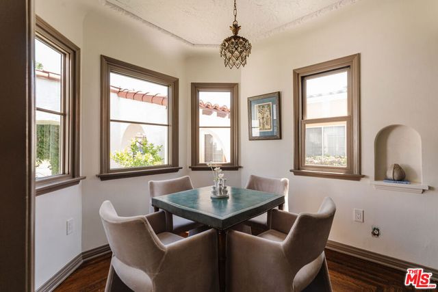 3975 Sutro Avenue, Los Angeles, CA 90008