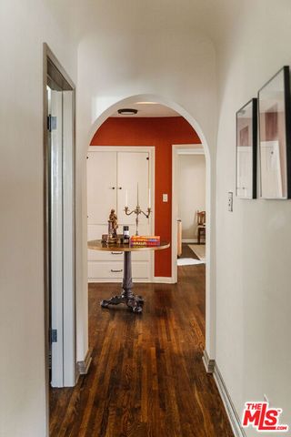 3975 Sutro Avenue, Los Angeles, CA 90008