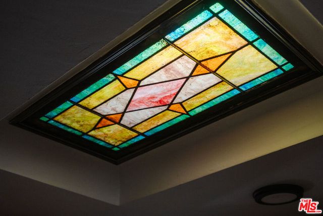 3975 Sutro Avenue, Los Angeles, CA 90008