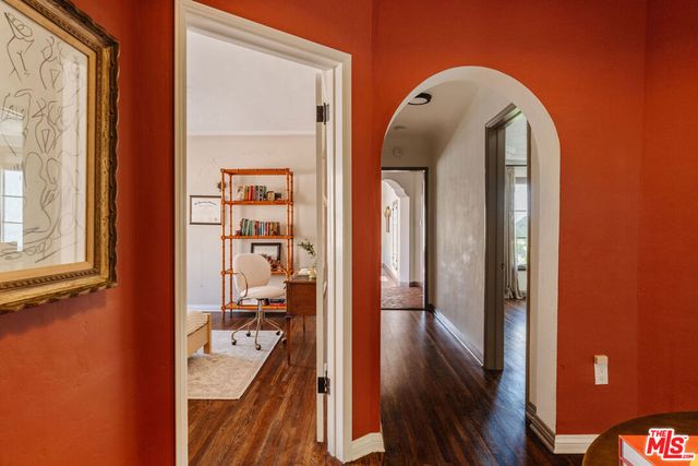 3975 Sutro Avenue, Los Angeles, CA 90008