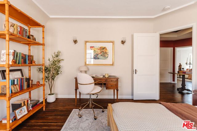 3975 Sutro Avenue, Los Angeles, CA 90008