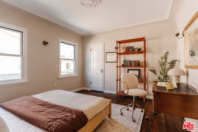 3975 Sutro Avenue, Los Angeles, CA 90008