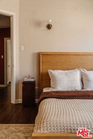 3975 Sutro Avenue, Los Angeles, CA 90008