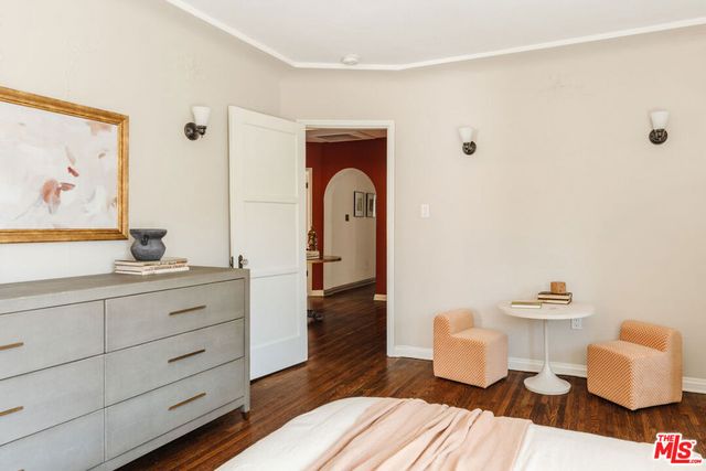 3975 Sutro Avenue, Los Angeles, CA 90008