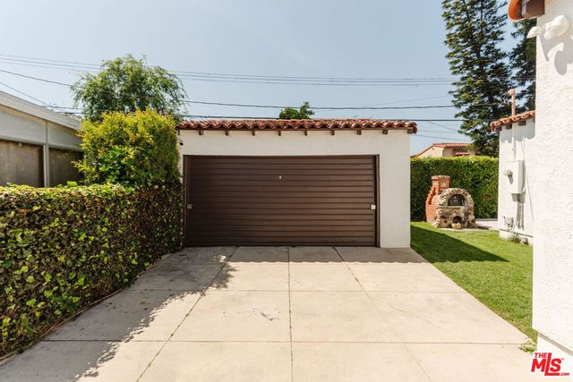 3975 Sutro Avenue, Los Angeles, CA 90008