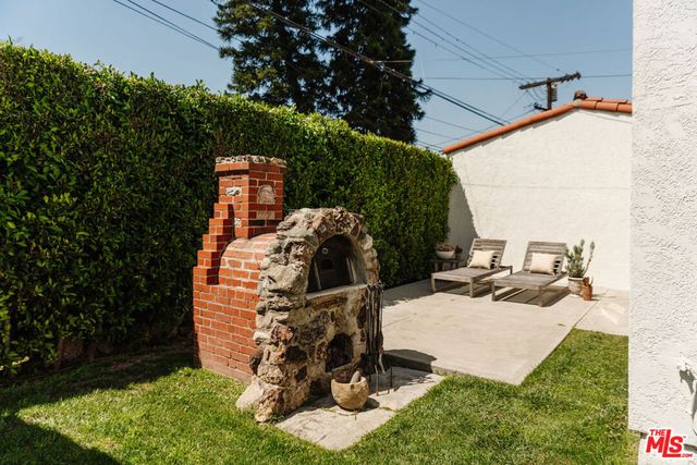 3975 Sutro Avenue, Los Angeles, CA 90008