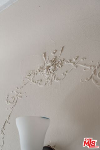 3975 Sutro Avenue, Los Angeles, CA 90008