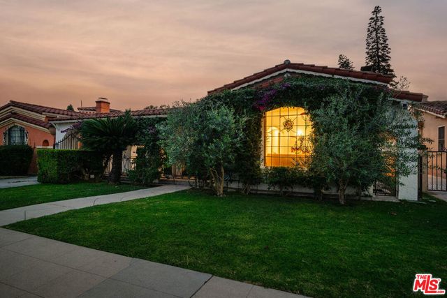 3975 Sutro Avenue, Los Angeles, CA 90008