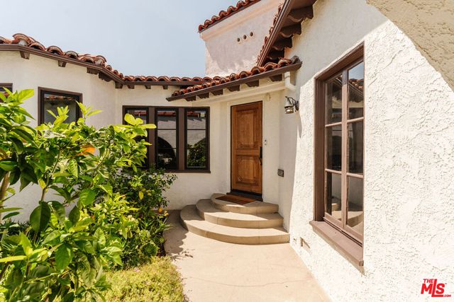 3975 Sutro Avenue, Los Angeles, CA 90008