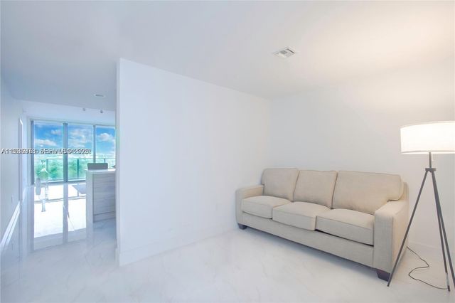 16385 Biscayne Boulevard 719, North Miami Beach, FL 33160