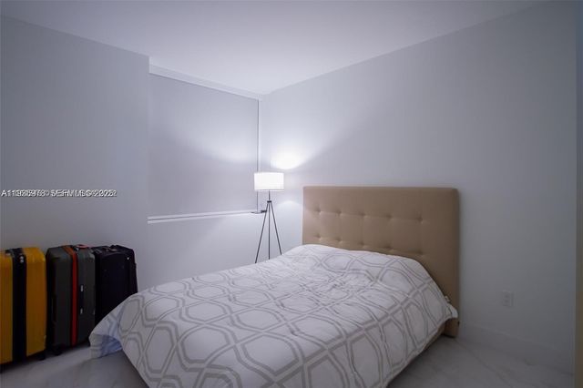 16385 Biscayne Boulevard 719, North Miami Beach, FL 33160