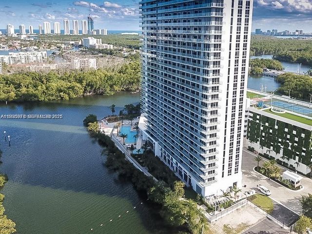 16385 Biscayne Boulevard 719, North Miami Beach, FL 33160