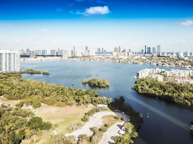 16385 Biscayne Boulevard 719, North Miami Beach, FL 33160