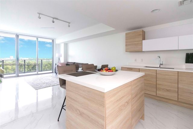 16385 Biscayne Boulevard 719, North Miami Beach, FL 33160