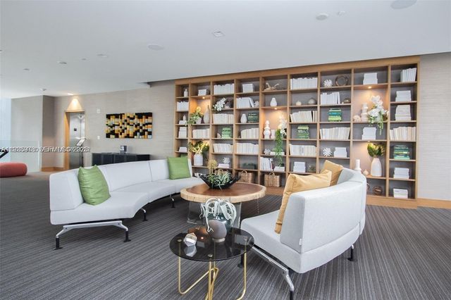 16385 Biscayne Boulevard 719, North Miami Beach, FL 33160