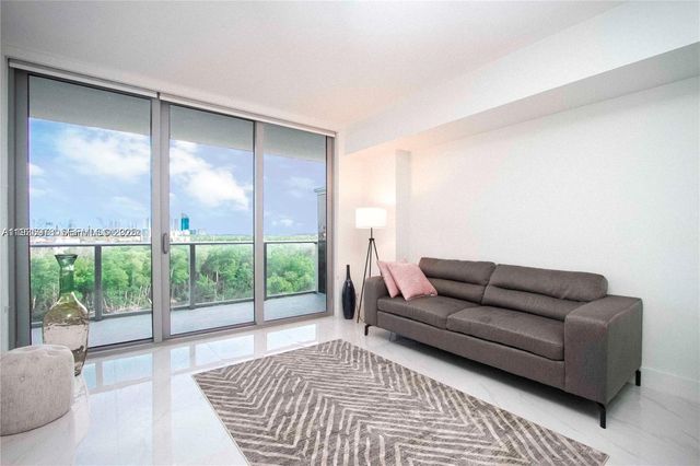 16385 Biscayne Boulevard 719, North Miami Beach, FL 33160