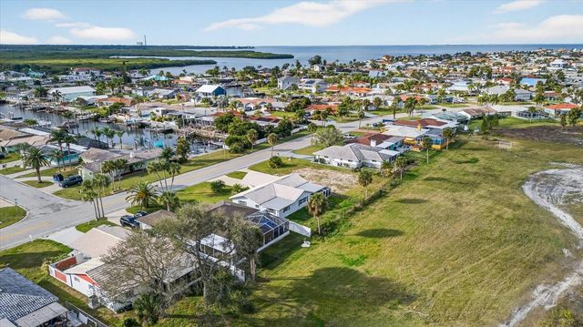 4001 TOPSAIL TRAIL, New Port Richey, FL 34652