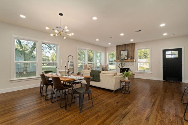 918 Front Street, Columbus, TX 78934