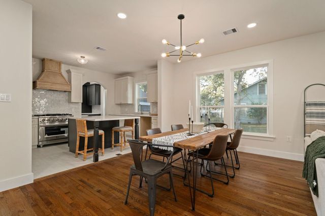 918 Front Street, Columbus, TX 78934