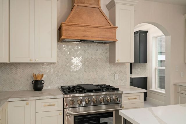 918 Front Street, Columbus, TX 78934