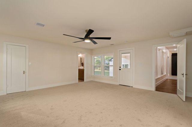 918 Front Street, Columbus, TX 78934