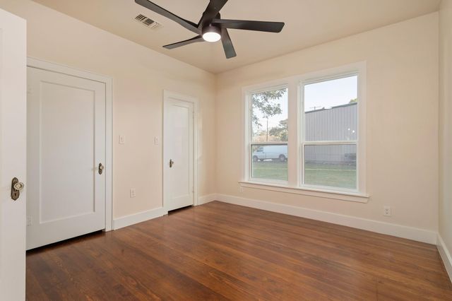 918 Front Street, Columbus, TX 78934