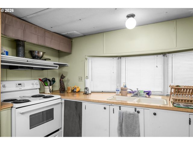 5335 MAIN St 7, Springfield, OR 97478