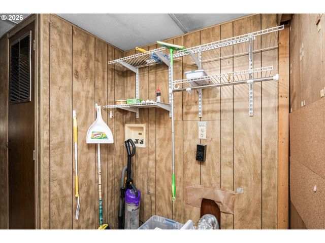 5335 MAIN St 7, Springfield, OR 97478