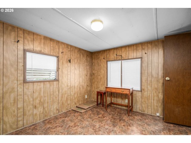 5335 MAIN St 7, Springfield, OR 97478