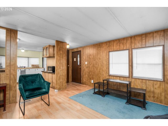 5335 MAIN St 7, Springfield, OR 97478