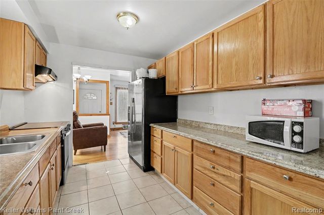 23070 Rosewood Street, Oak Park, MI 48237