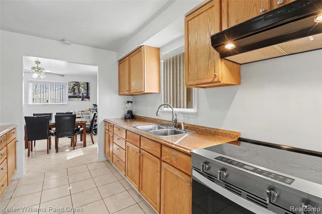 23070 Rosewood Street, Oak Park, MI 48237