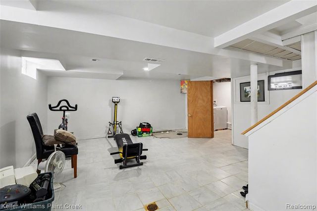 23070 Rosewood Street, Oak Park, MI 48237