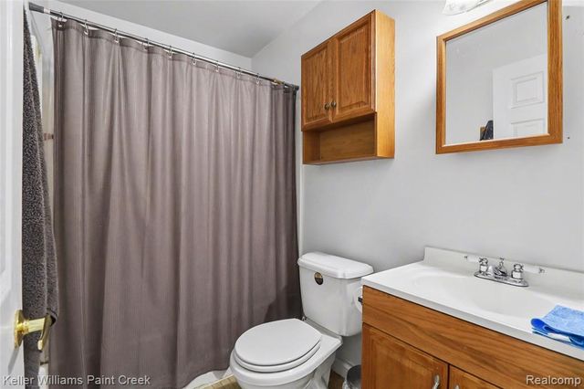 23070 Rosewood Street, Oak Park, MI 48237