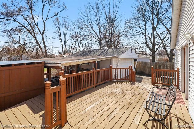 23070 Rosewood Street, Oak Park, MI 48237