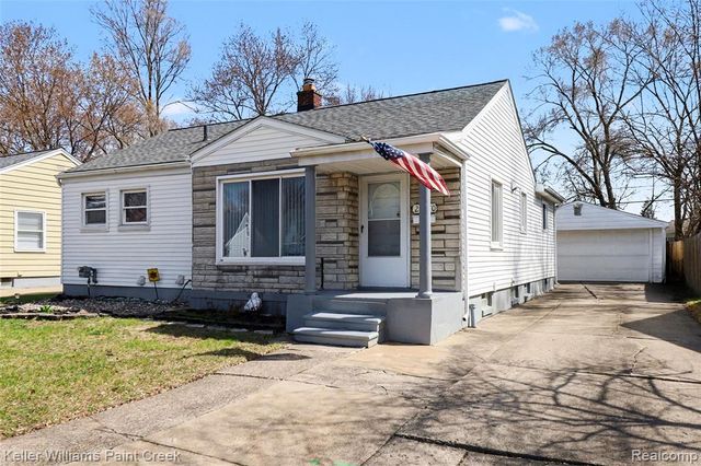 23070 Rosewood Street, Oak Park, MI 48237
