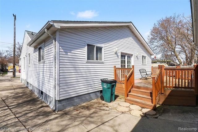 23070 Rosewood Street, Oak Park, MI 48237