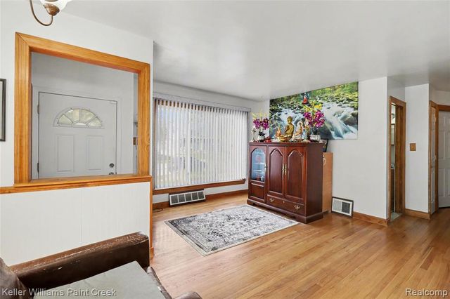 23070 Rosewood Street, Oak Park, MI 48237