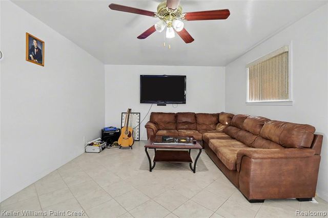 23070 Rosewood Street, Oak Park, MI 48237