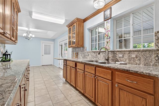 1712 Broaddrick Lane, Van Buren, AR 72956